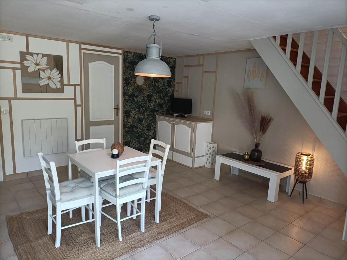 Cahagnes Le Moulin De Benneville Chambres D'Hotes, Petit Dejeuner Compris מראה חיצוני תמונה