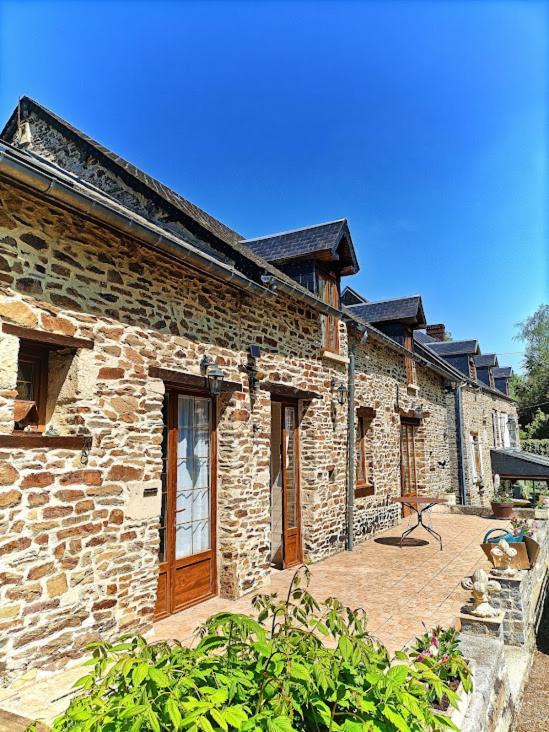 Cahagnes Le Moulin De Benneville Chambres D'Hotes, Petit Dejeuner Compris מראה חיצוני תמונה